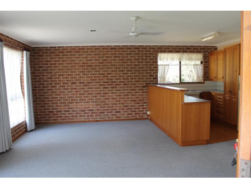 5A Theodore Place, Bomaderry NSW 2541