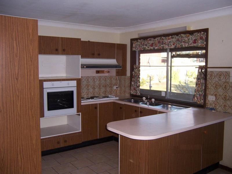 2 Castle Glen, North Nowra NSW 2541