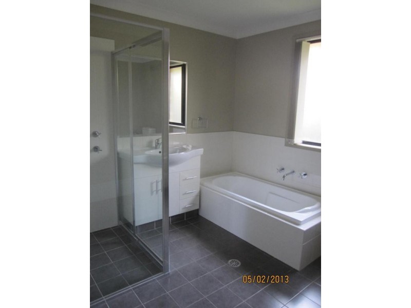 97 Jasmine Drive, Bomaderry NSW 2541