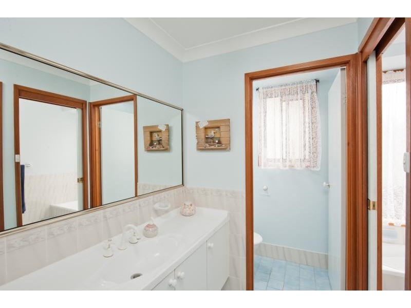 15 Wilari Close, Bomaderry NSW 2541