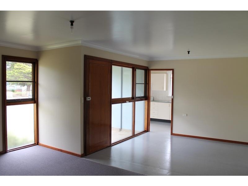 73 Sampson Crescent, Bomaderry NSW 2541