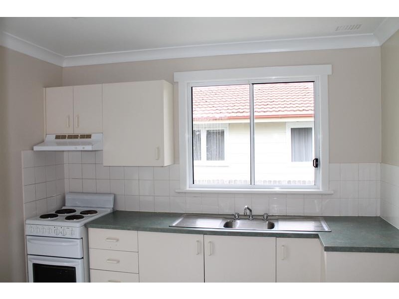 73 Sampson Crescent, Bomaderry NSW 2541