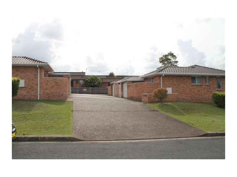 2/4 Harvey Place, North Nowra NSW 2541