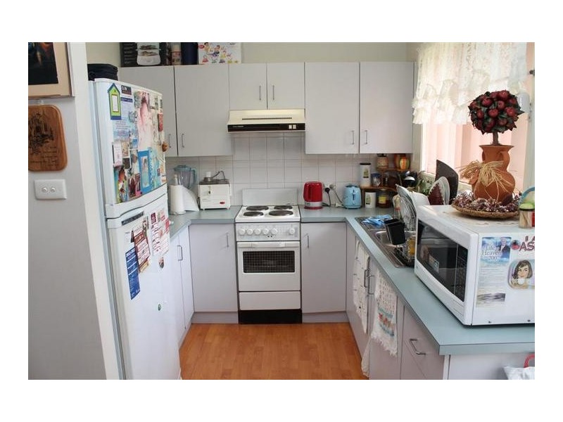 2/4 Harvey Place, North Nowra NSW 2541