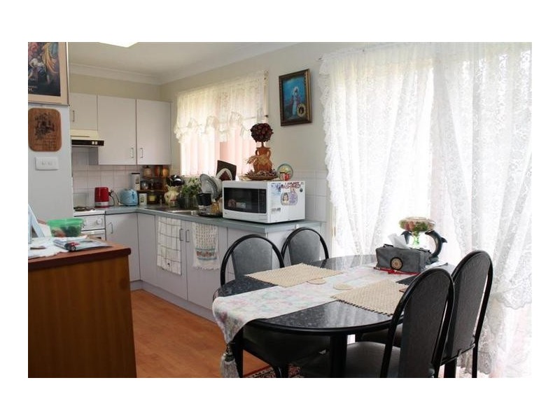 2/4 Harvey Place, North Nowra NSW 2541