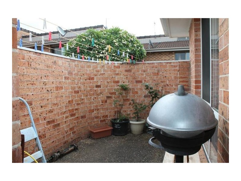 2/4 Harvey Place, North Nowra NSW 2541