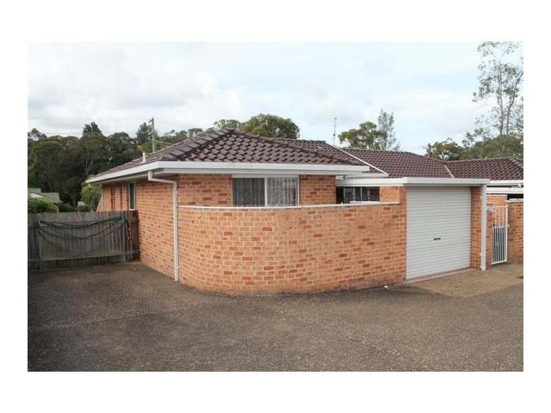 2/4 Harvey Place, North Nowra NSW 2541