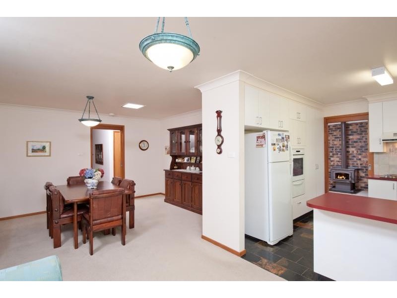 10 Chatsworth Crescent, North Nowra NSW 2541