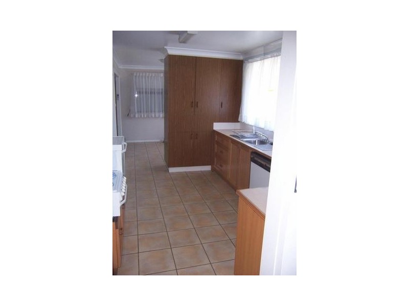 18 Colyer Avenue, Nowra NSW 2541