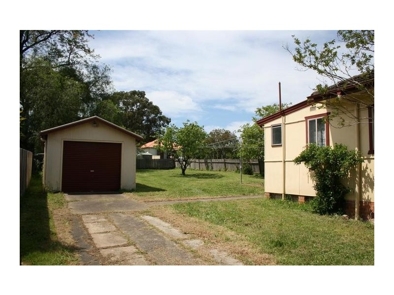98 East Street, Nowra NSW 2541