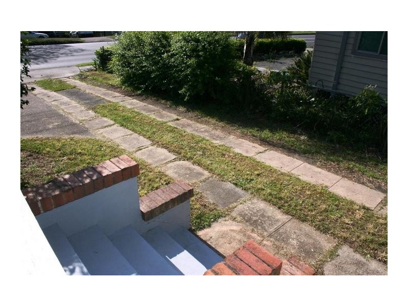 98 East Street, Nowra NSW 2541