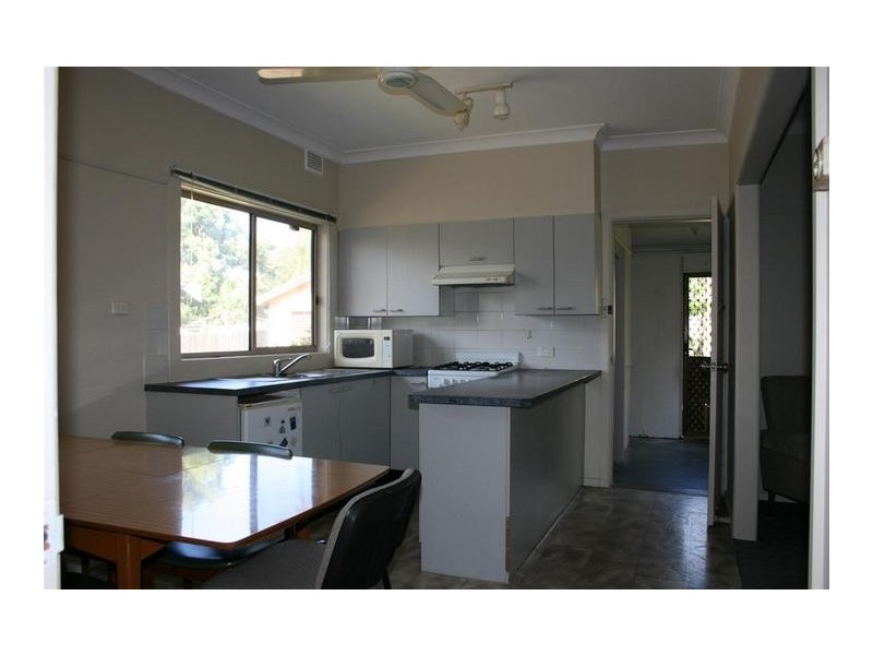 98 East Street, Nowra NSW 2541