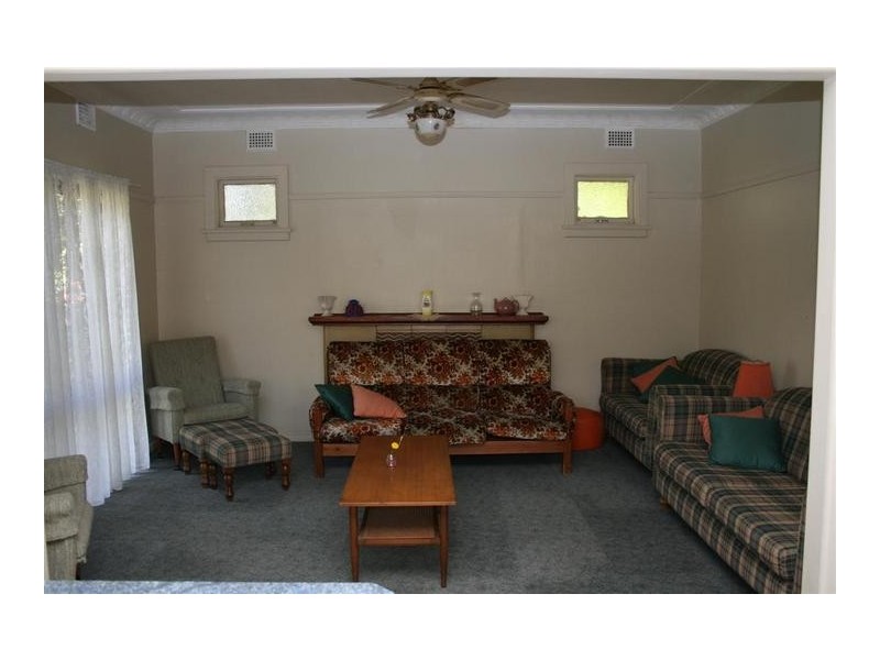 98 East Street, Nowra NSW 2541