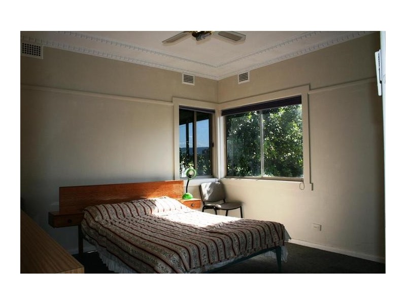 98 East Street, Nowra NSW 2541