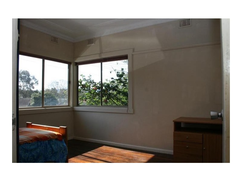 98 East Street, Nowra NSW 2541