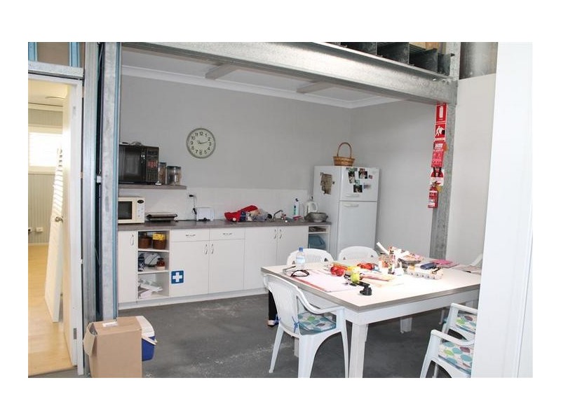 16-18 Cumberland Avenue, Nowra NSW 2541