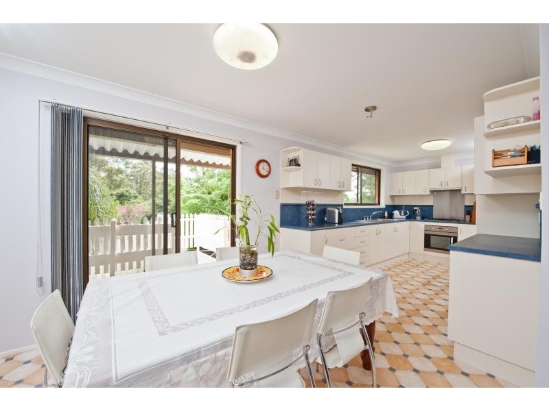 6 Shanklin Close, Bomaderry NSW 2541