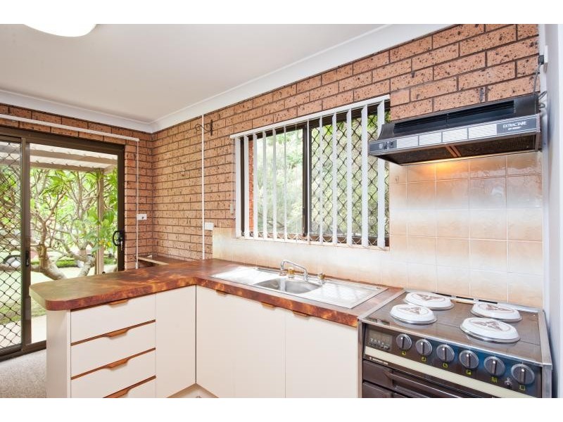 6 Shanklin Close, Bomaderry NSW 2541