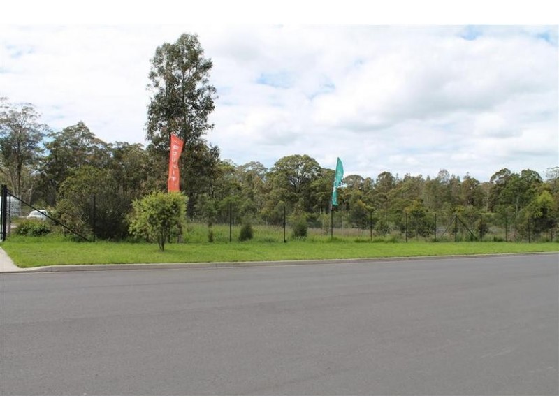 16 Cumberland Avenue, Nowra NSW 2541