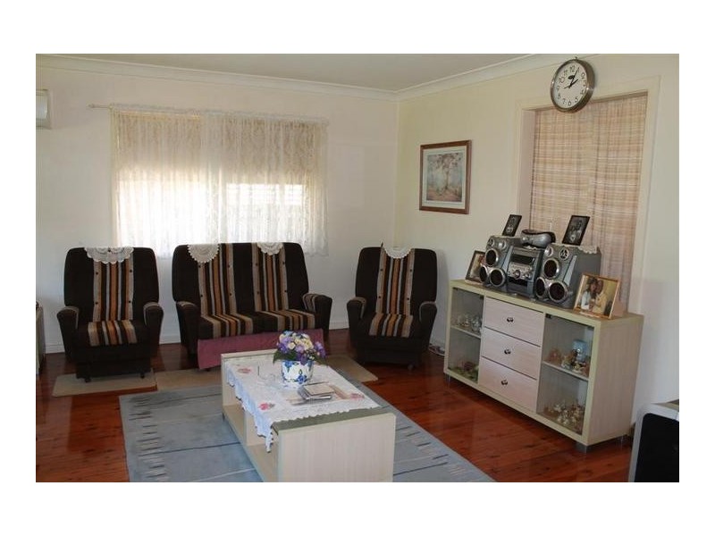 2 McDonald Avenue, Nowra NSW 2541