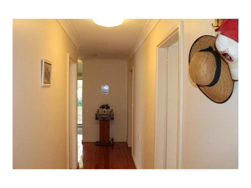 2 McDonald Avenue, Nowra NSW 2541