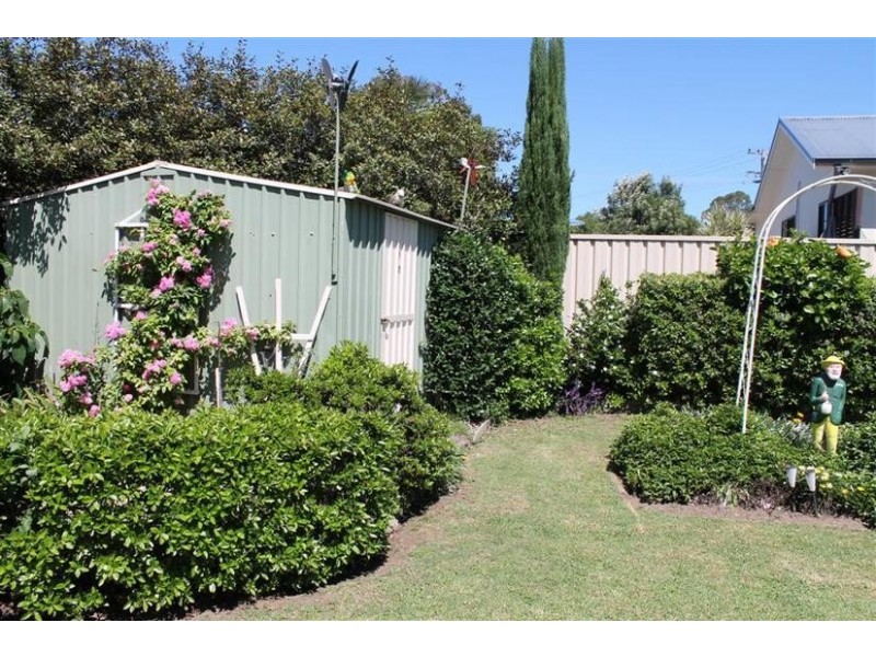 2 McDonald Avenue, Nowra NSW 2541