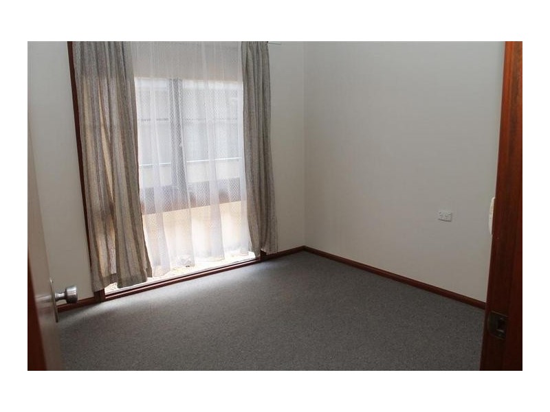 8 Alfred Street, Bomaderry NSW 2541