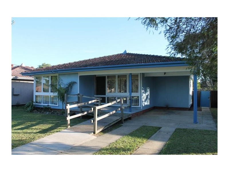 8 Alfred Street, Bomaderry NSW 2541