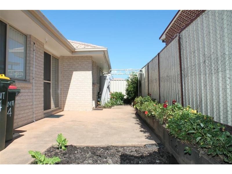 4/30 Sophia Road, Worrigee NSW 2540