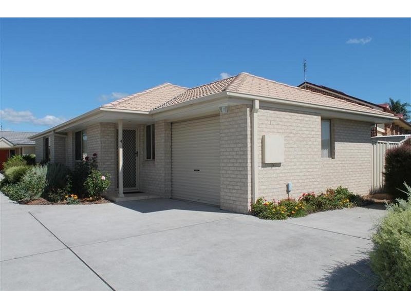 4/30 Sophia Road, Worrigee NSW 2540