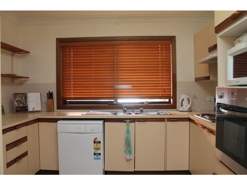 10 Beyeri Avenue, West Nowra NSW 2541