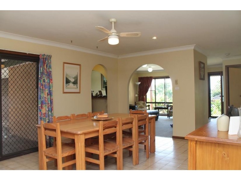 10 Beyeri Avenue, West Nowra NSW 2541