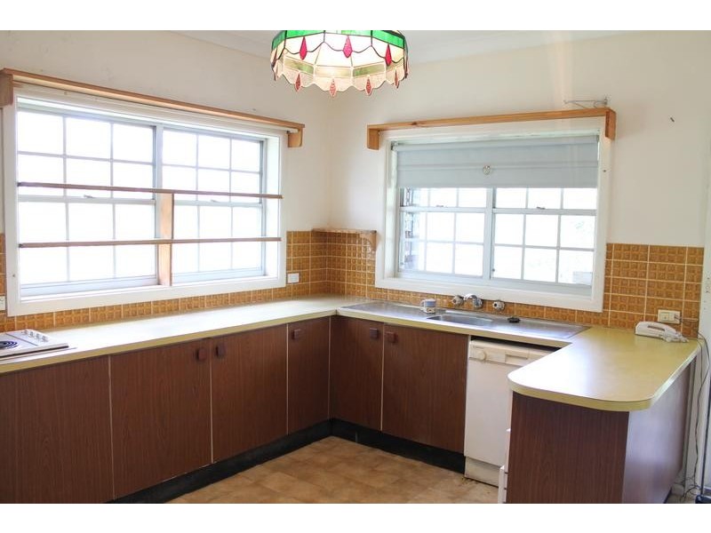 383 Princes Highway, Bomaderry NSW 2541