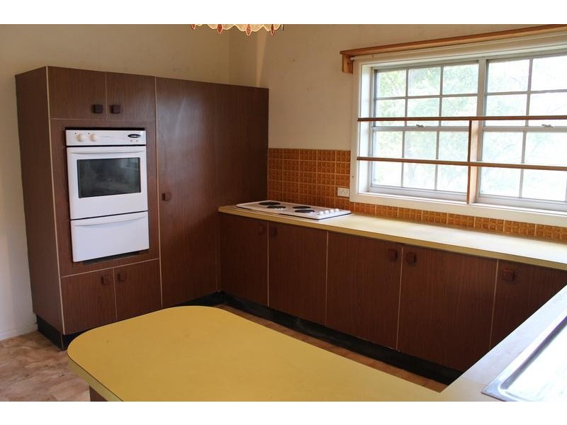 383 Princes Highway, Bomaderry NSW 2541