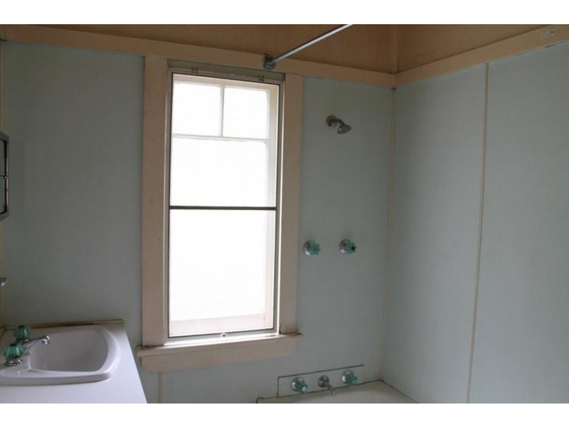 32 Shoalhaven Street, Nowra NSW 2541