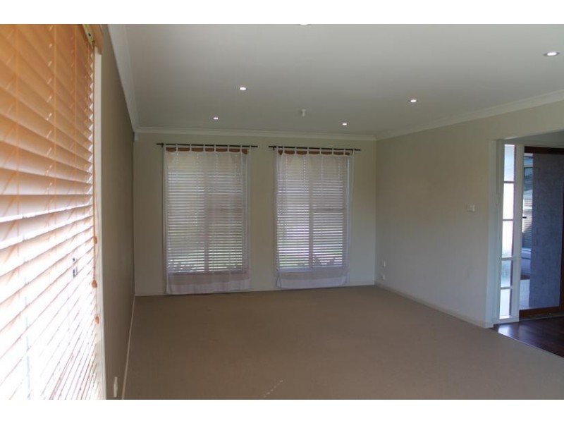 4 Mintbush Crescent, Worrigee NSW 2540