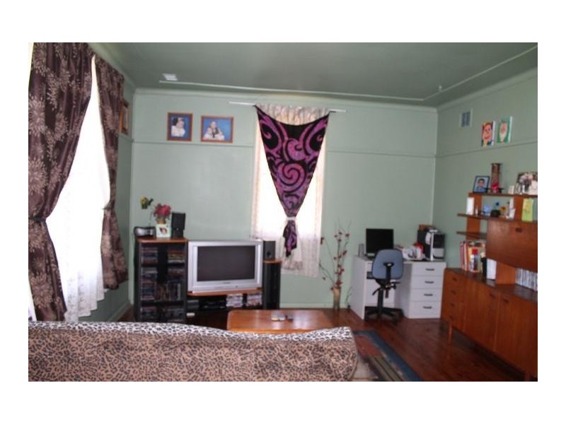 2 Bourne Avenue, Nowra NSW 2541