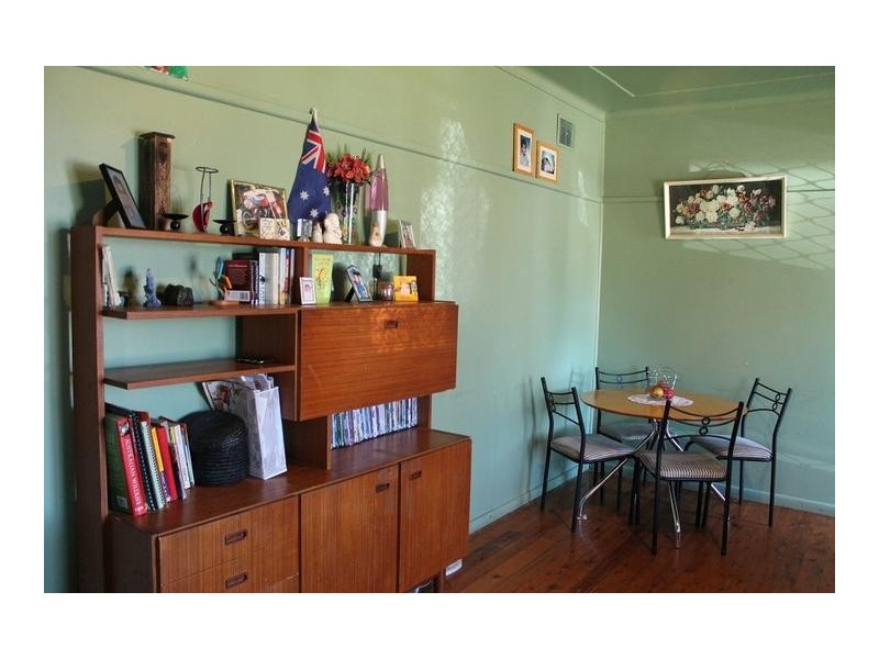 2 Bourne Avenue, Nowra NSW 2541
