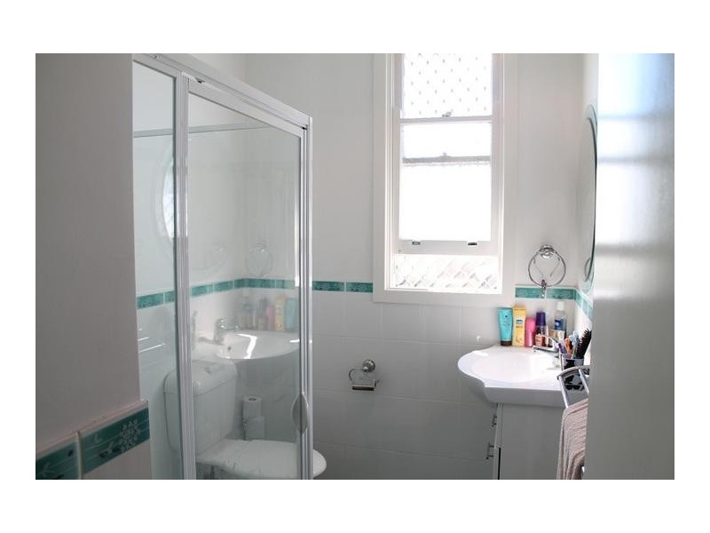 2 Bourne Avenue, Nowra NSW 2541