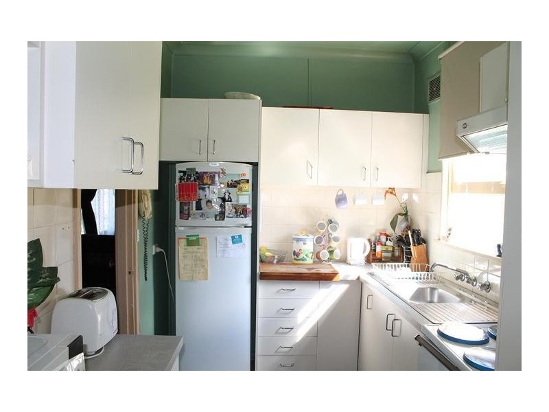 2 Bourne Avenue, Nowra NSW 2541