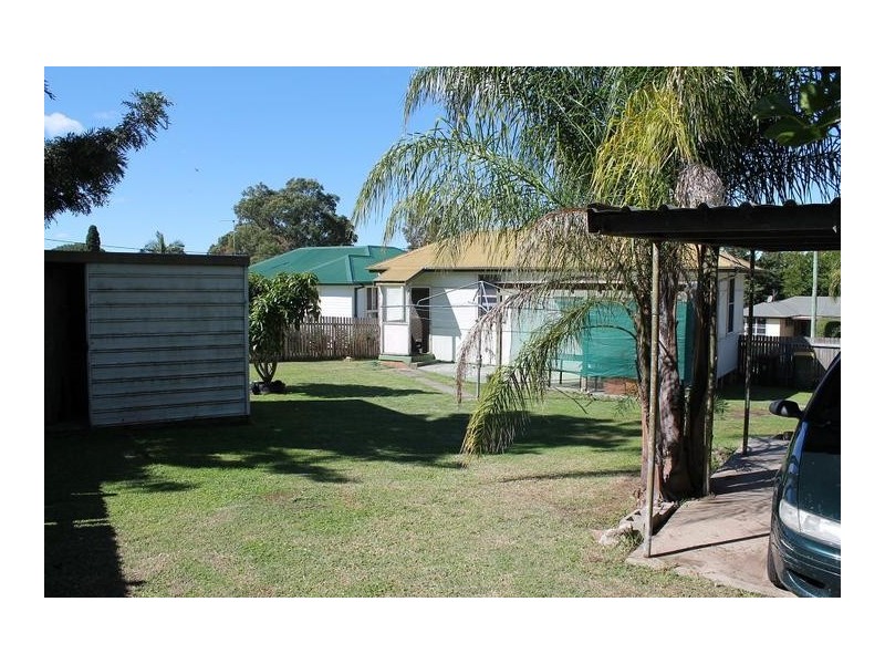 2 Bourne Avenue, Nowra NSW 2541