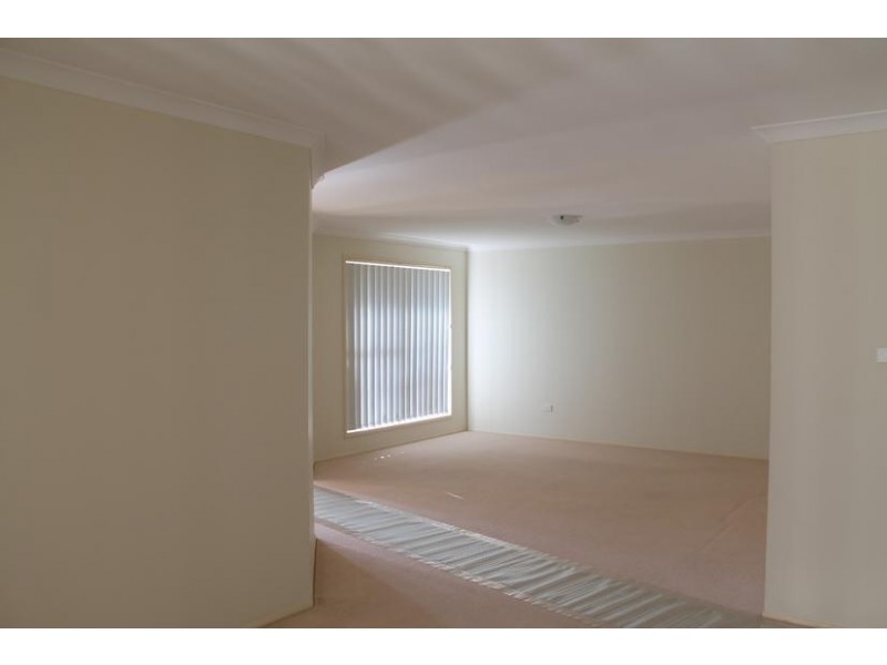 17 Carrington Park Drive, Nowra NSW 2541