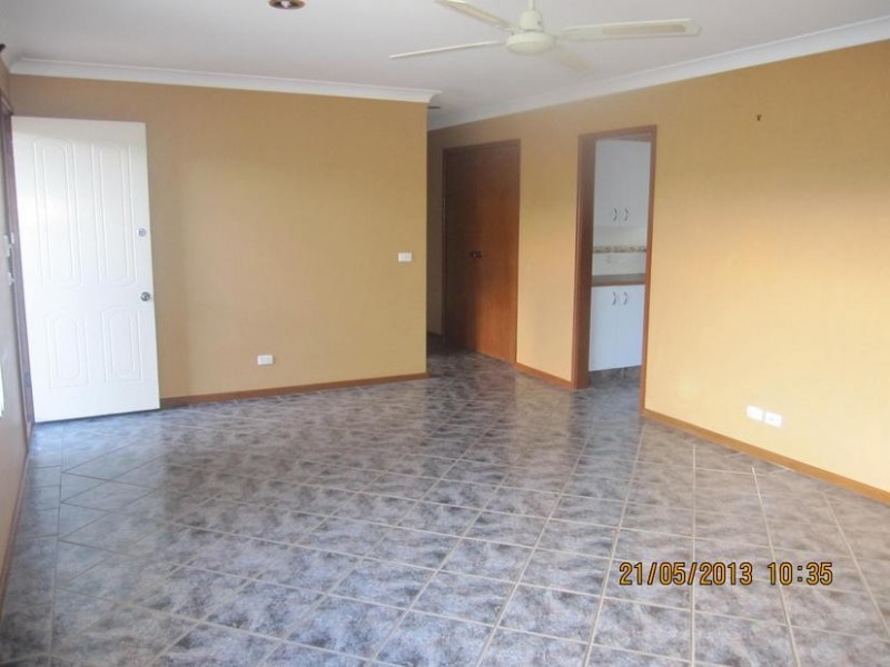 37 Yeovil Drive, Bomaderry NSW 2541