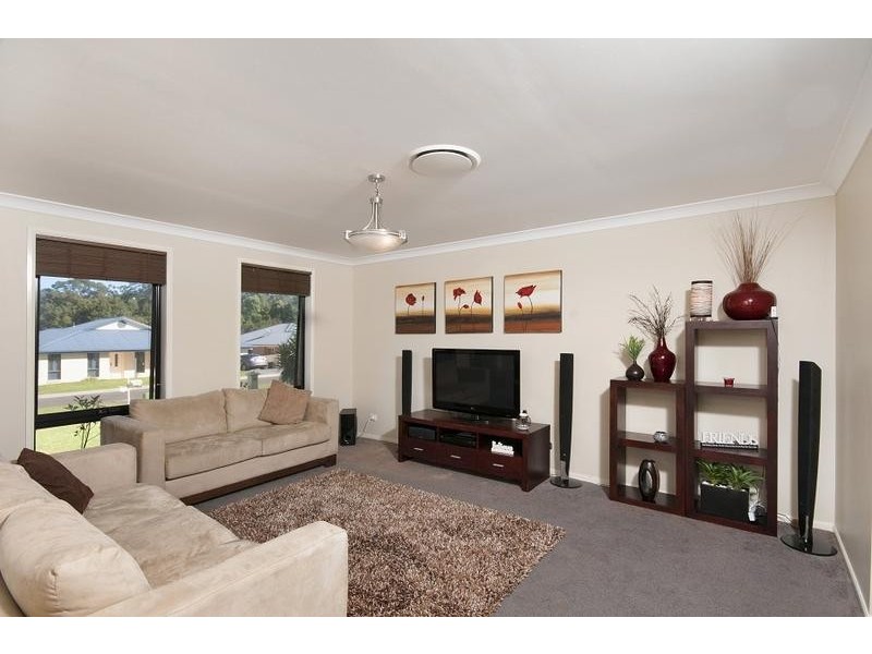 24 Emerald Drive, Meroo Meadow NSW 2540