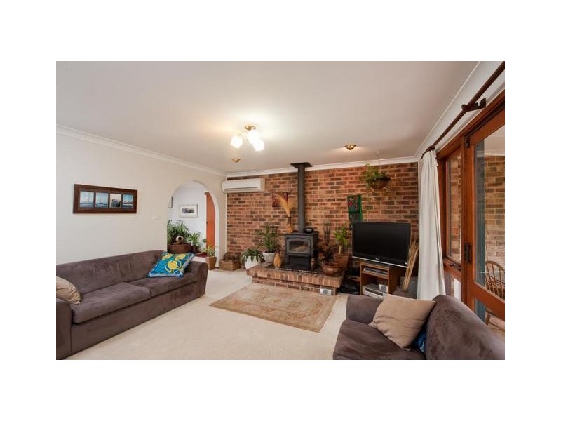 40 Brinawarr Street, Bomaderry NSW 2541