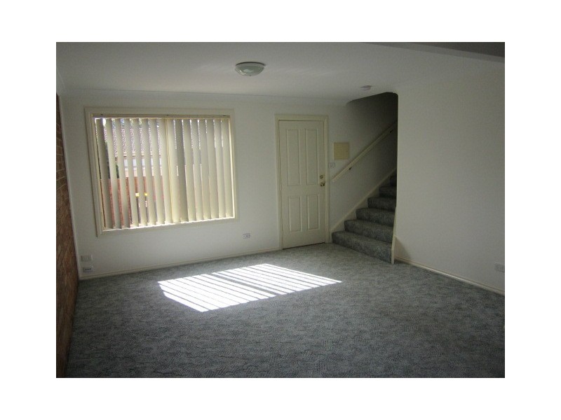 2/3 Campbell Place, Nowra NSW 2541