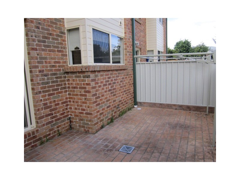 2/3 Campbell Place, Nowra NSW 2541