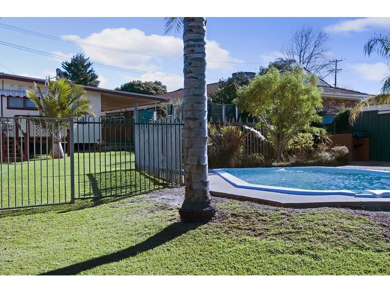 24 Hockey Street, Nowra NSW 2541