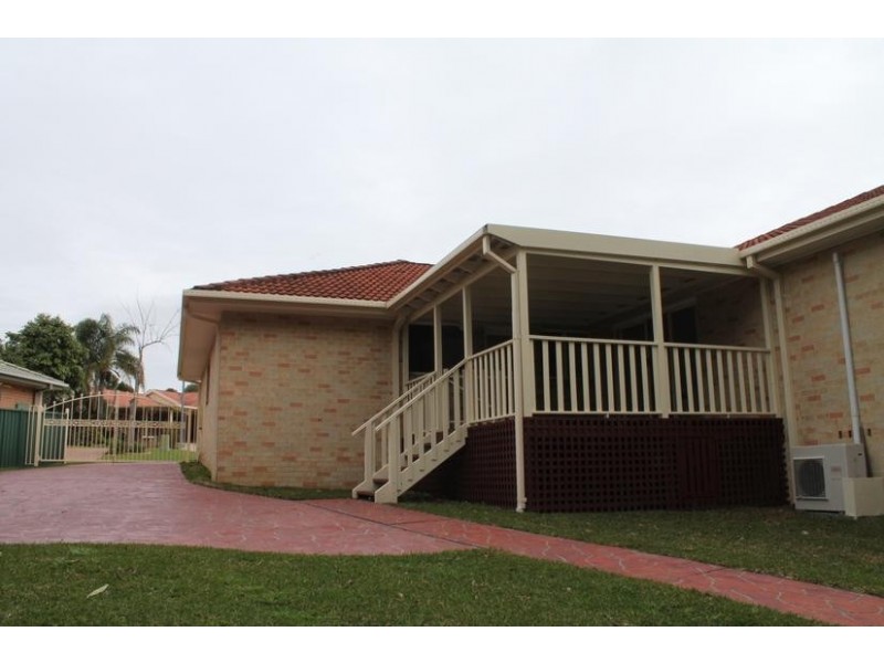 12 Wisteria Place, Bomaderry NSW 2541