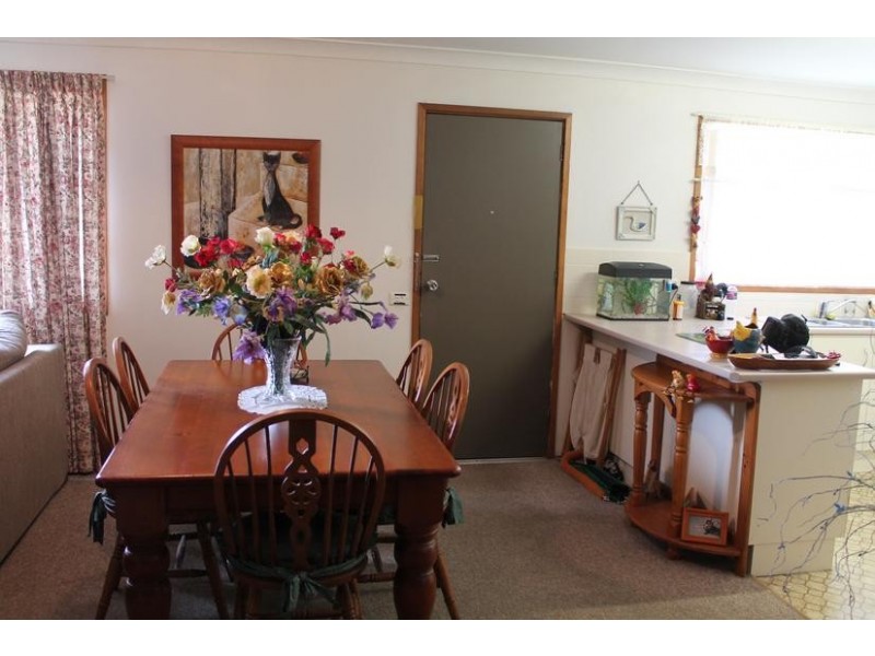 1, 2 & 3/56 Bunberra Street, Bomaderry NSW 2541